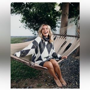 H & M glongsleeve cowl neck sweater, EUC